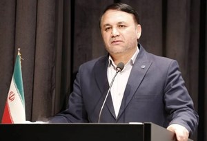 اضافه برداشت از بانک مرکزی به دلیل مطالبات از دولت و پرداخت وام های تکلیفی و سیاستی است