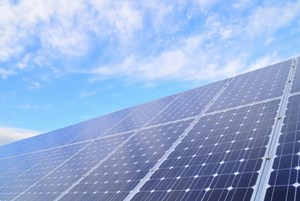 افتتاح ۴۴۵ مگاوات نیروگاه خورشیدی و آغاز عملیات اجرایی ۱۷۷ مگاوات جدید